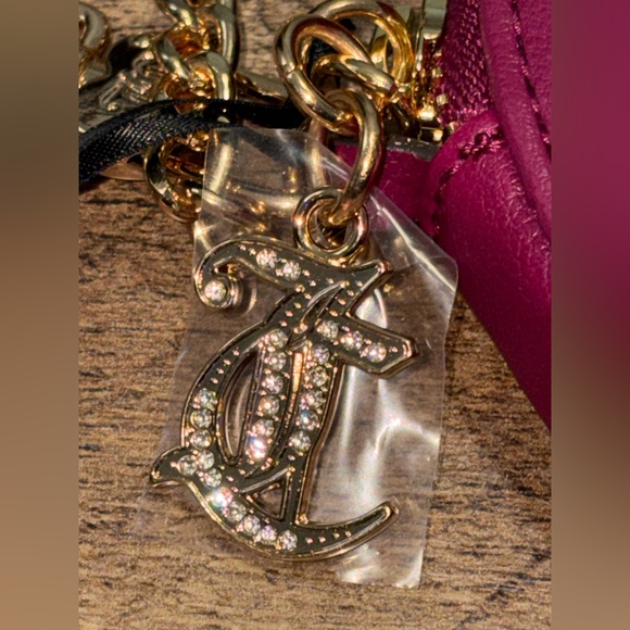 Juicy Couture Heart Coin Purse – Magenta with Gold Chain – NWT - Picture 3 of 4
